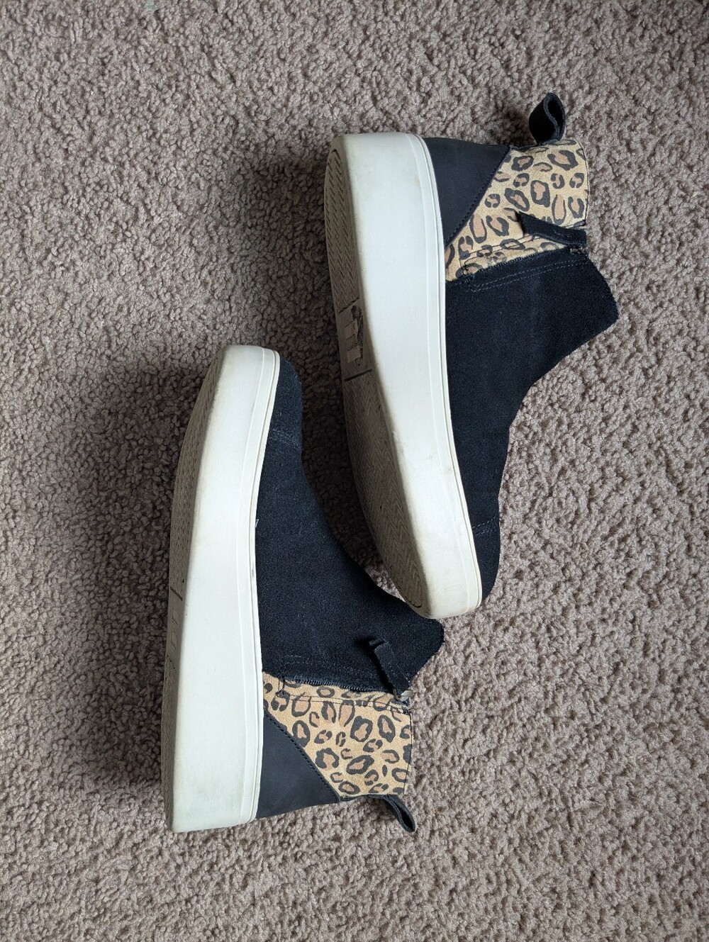 🖤 Toms Suede Booties - Picture 2 of 9